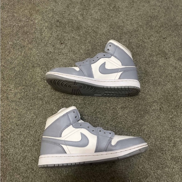 Jordan’s Stealth Grey Women’s Size 7 - Picture 3 of 7